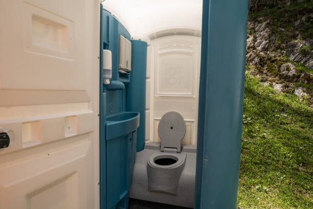 Affordable portable toilet rental in Midway City, CA