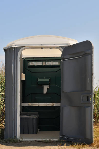 Best Porta potty delivery and setup  in Midway City, CA