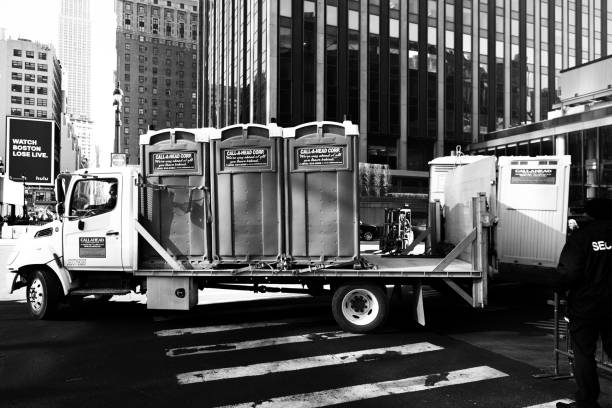 Best Affordable portable toilet rental  in Midway City, CA